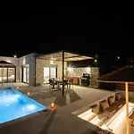 Terra Secreta Luxury Villa *