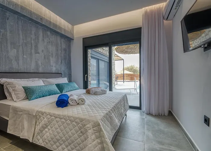 Terra Secreta Luxury Villa *